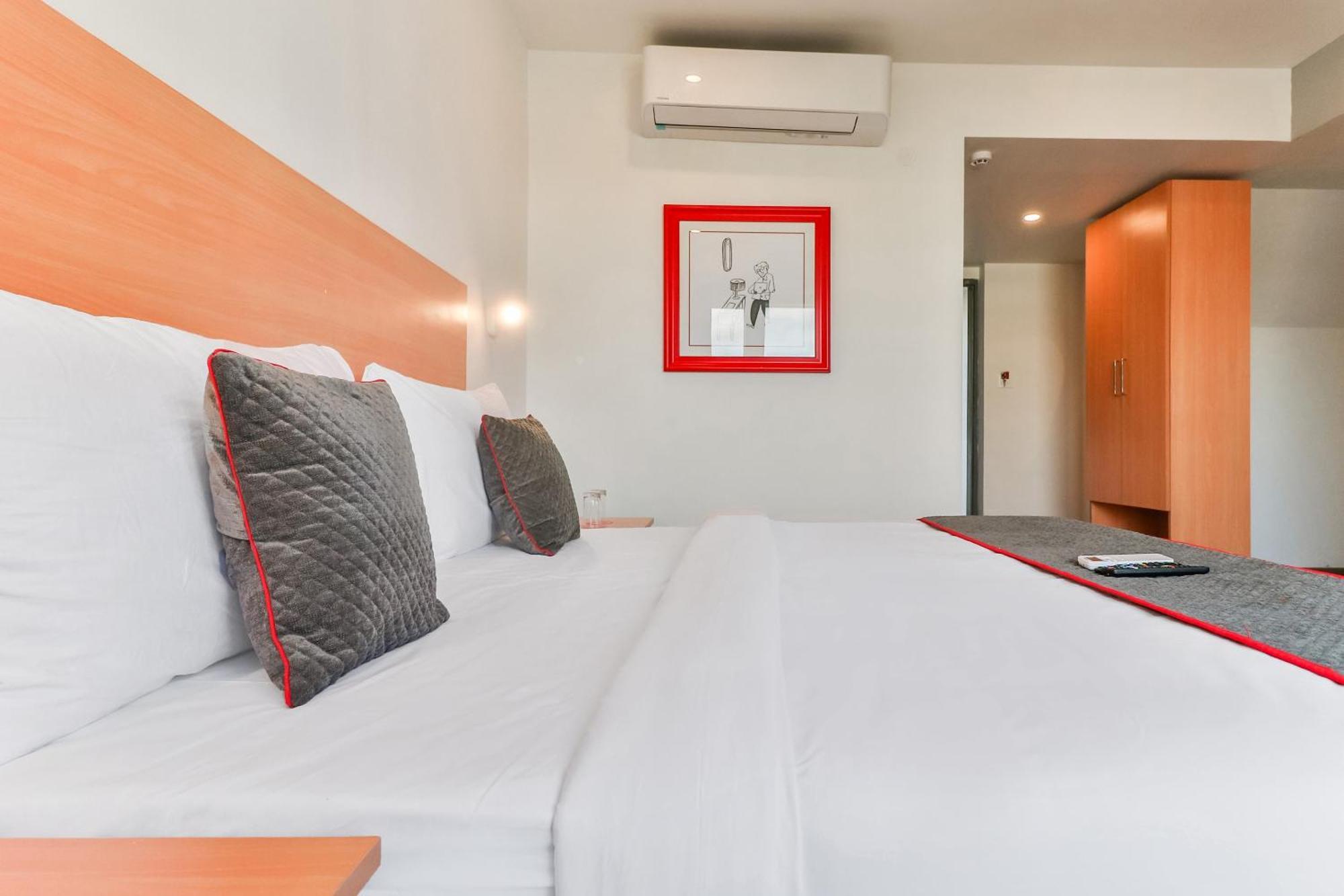 Super Townhouse Reva College University Yelahanka Екстер'єр фото