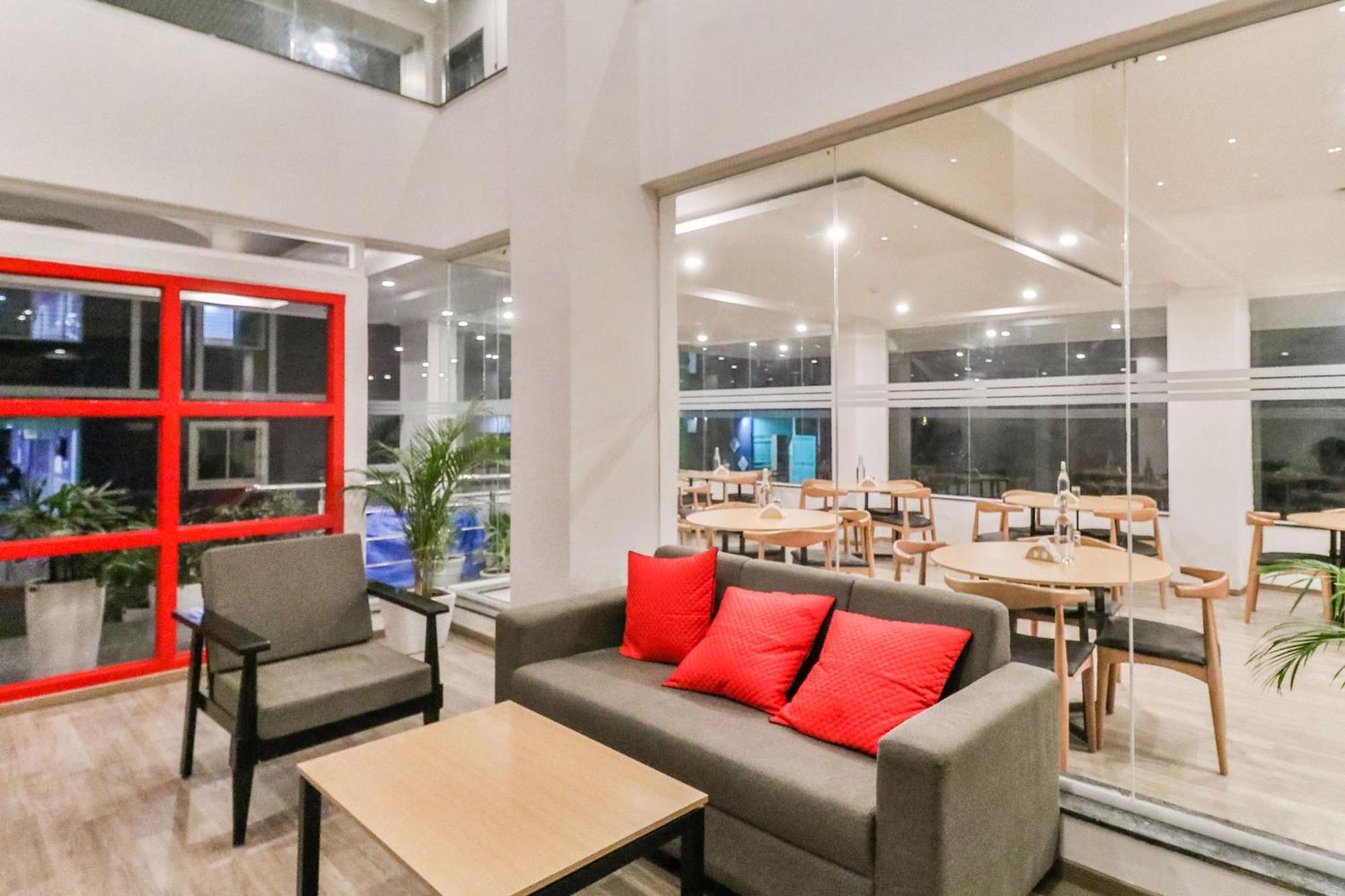 Super Townhouse Reva College University Yelahanka Екстер'єр фото