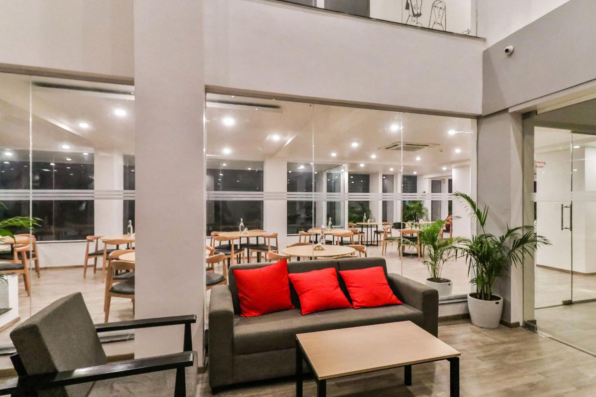 Super Townhouse Reva College University Yelahanka Екстер'єр фото